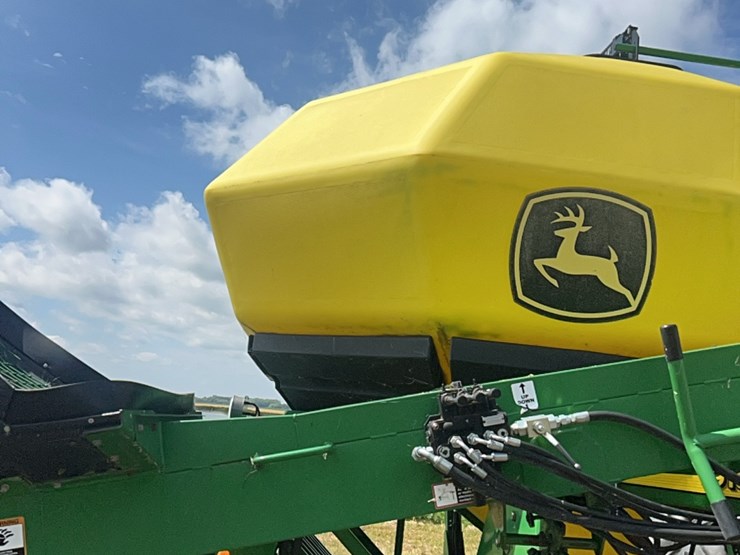 john-deere-1890-image-111