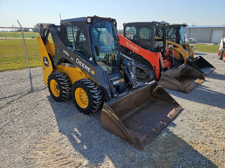 2022-deere-318g-image-22