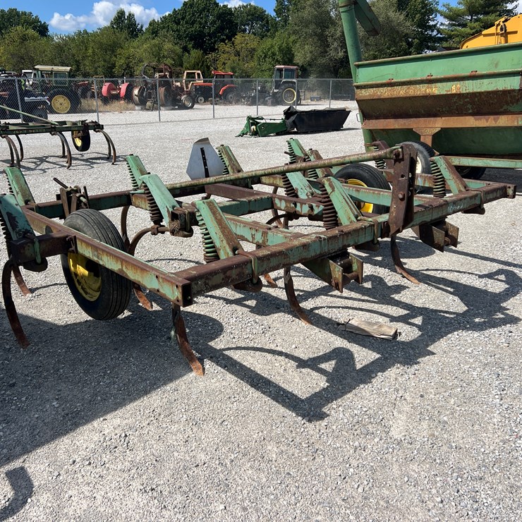 JOHN DEERE 1600
