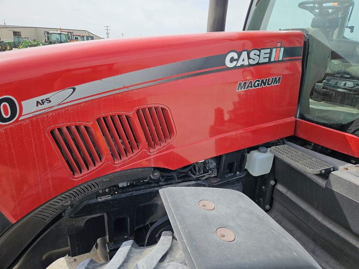 2010-case-ih-magnum-190-image-23