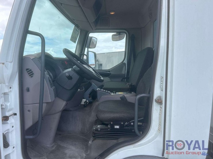 2016-kenworth-k270-image-16