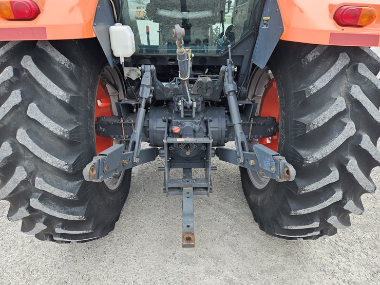 2015-kubota-m135x-image-10