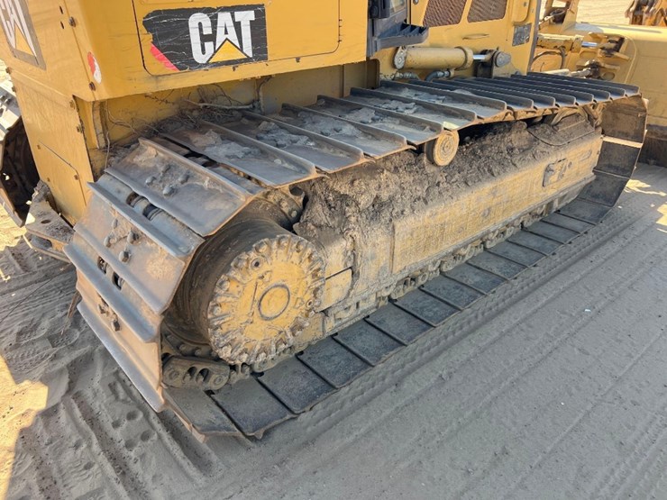 2015-caterpillar-d5k2-lgp-image-14