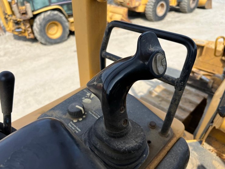 deere-750c-image-34