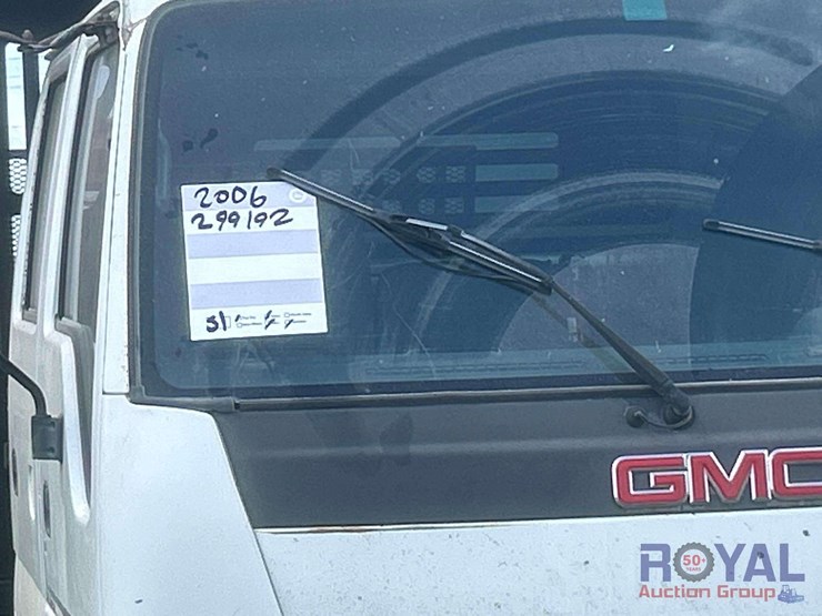 2006-gmc-w5500-image-27