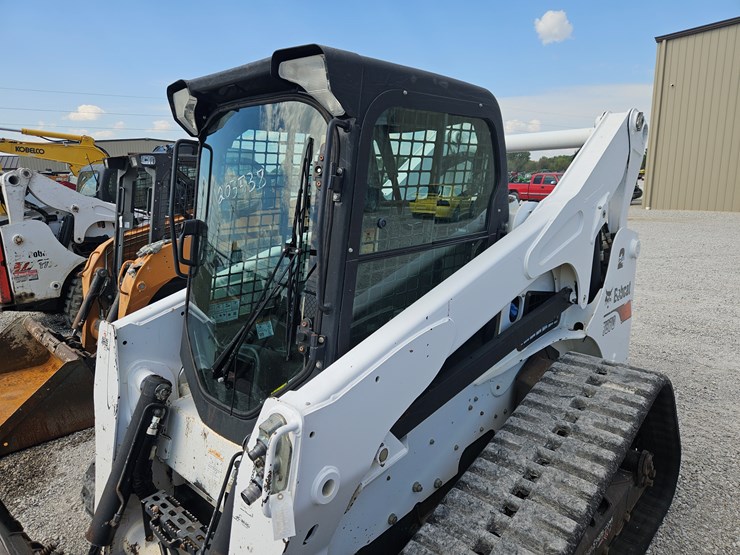 2020-bobcat-t870-image-14