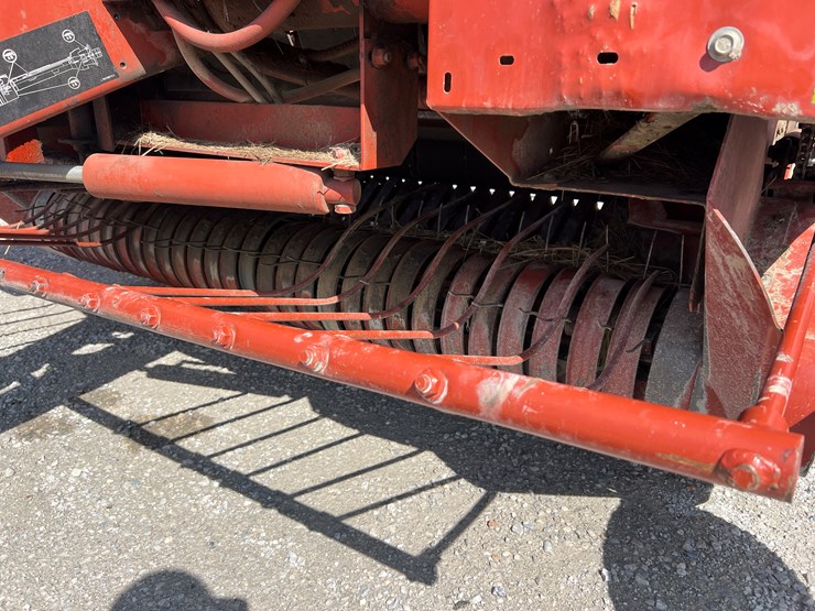 hesston-956-image-3