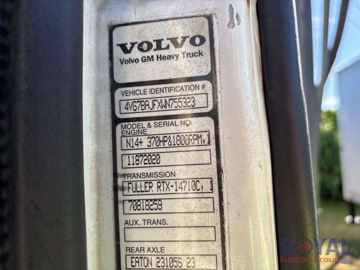 1998-volvo-vn-image-15