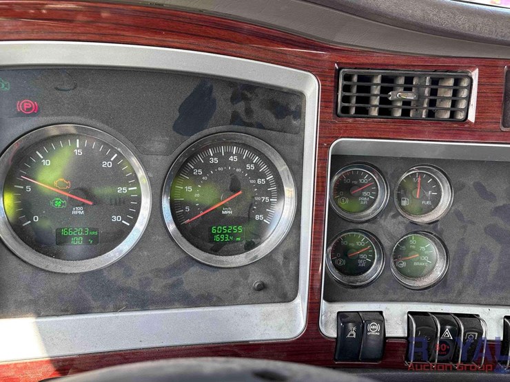 2007-kenworth-t800-image-31