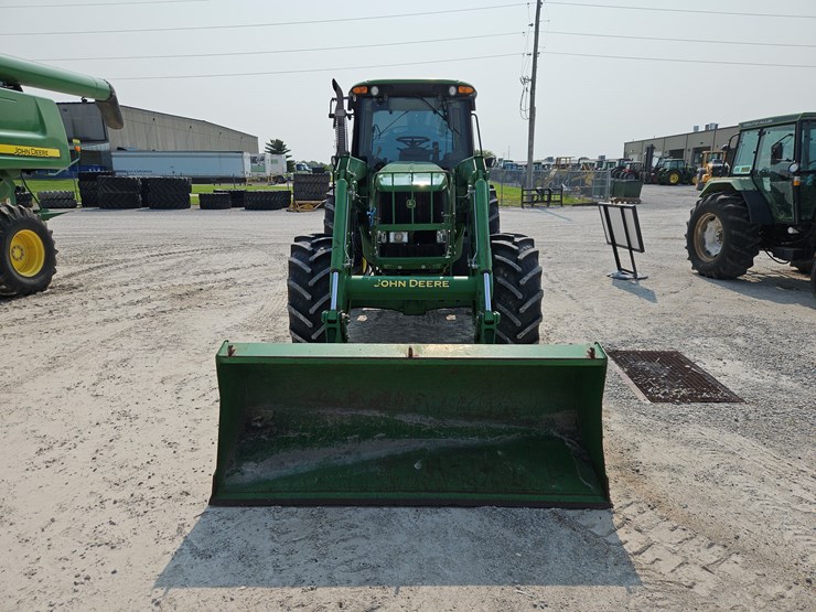 2011-john-deere-7230-image-2