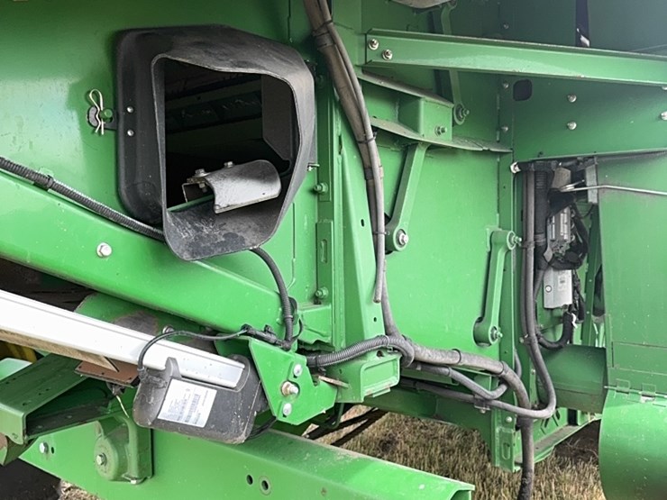 2013-john-deere-s690-image-22