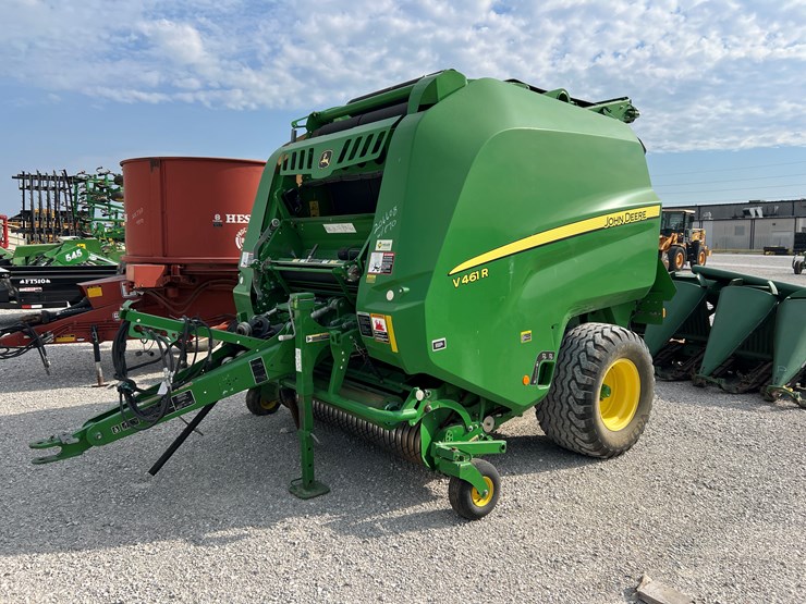 2018-john-deere-v461r-image-1