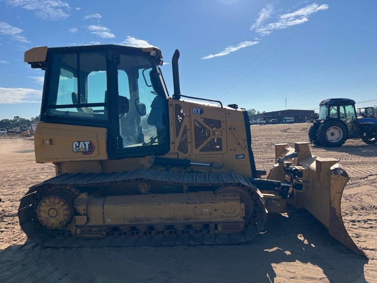 2021-caterpillar-d3-lgp-image-5
