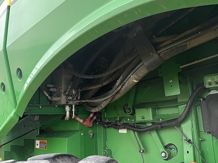 2013-john-deere-s690-image-40