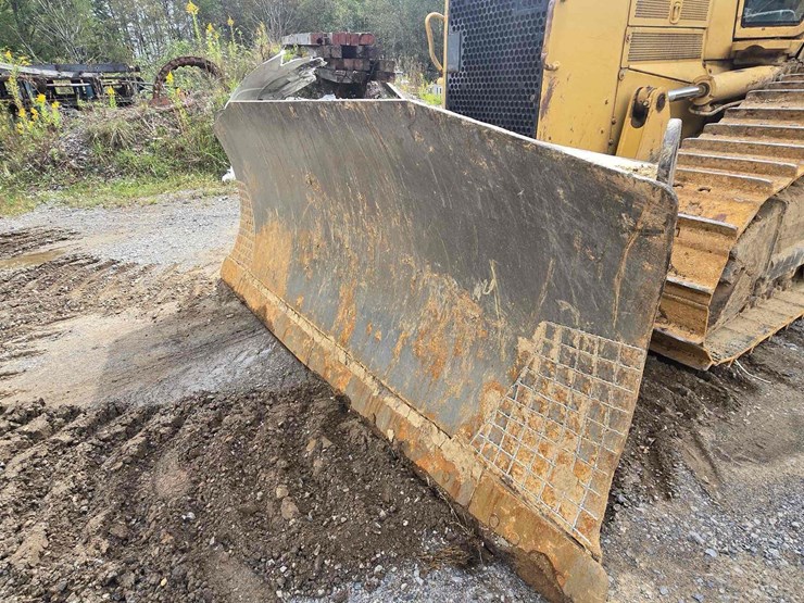 caterpillar-d6n-xl-image-9