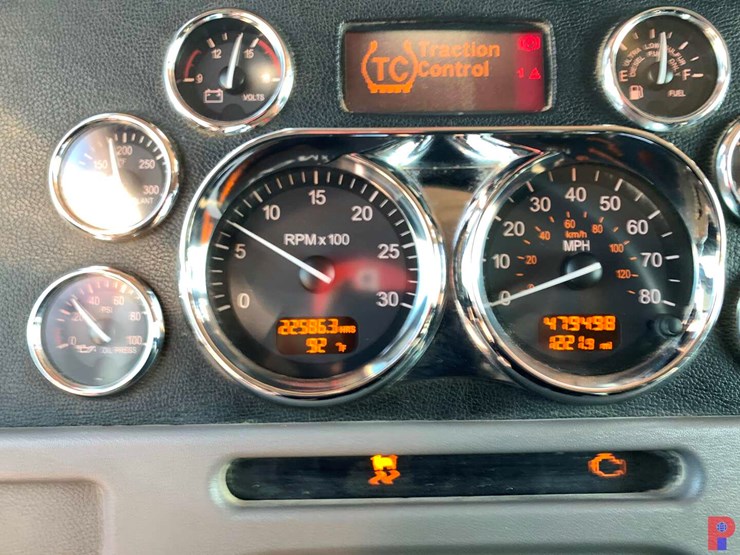 2019-peterbilt-389-image-12