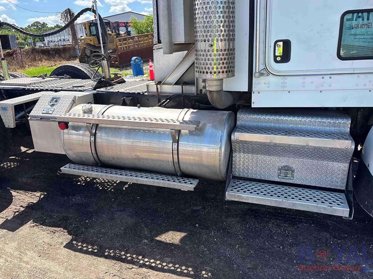2007-kenworth-t800-image-21