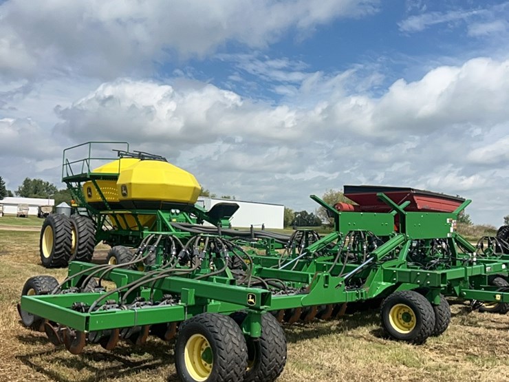 john-deere-1890-image-1