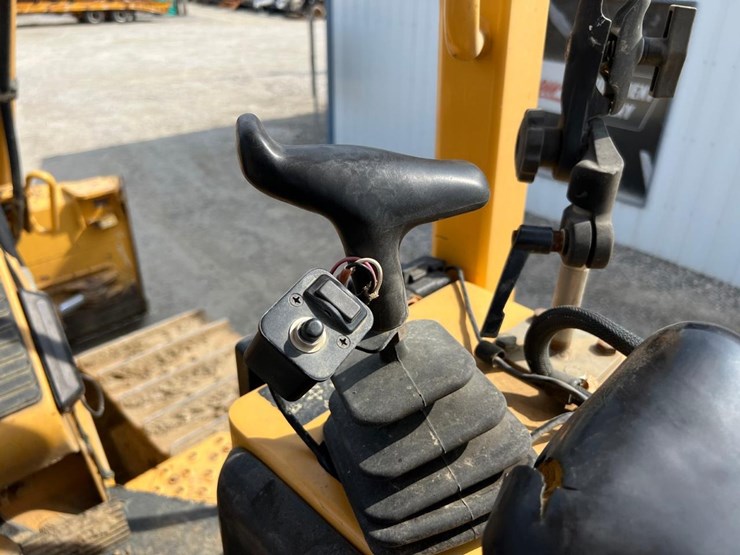 deere-750c-image-33