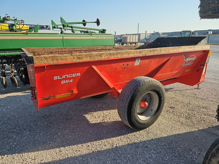 #203718-•-knight-8114-manure-spreader-image-9