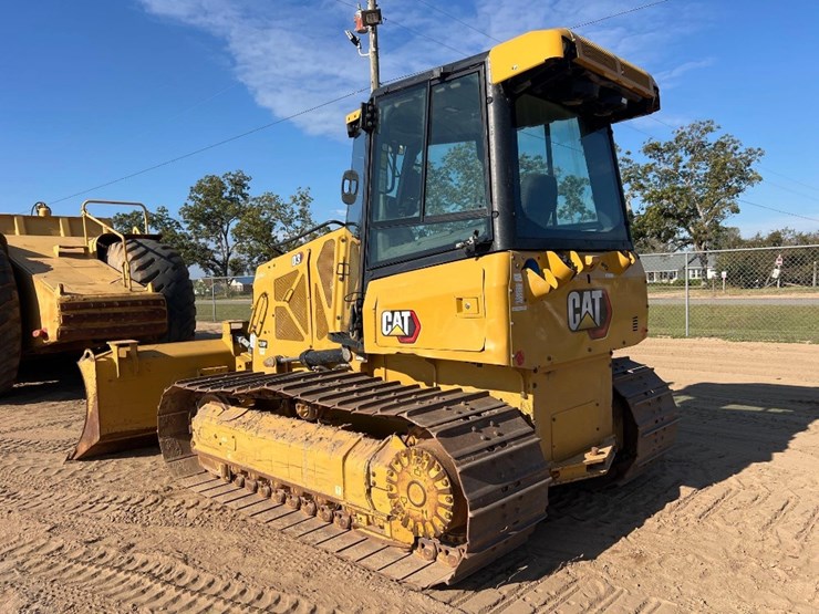 2021-caterpillar-d3-lgp-image-2