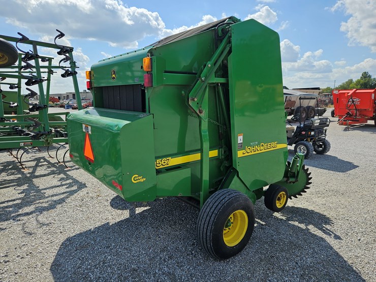 2005-john-deere-567-image-10