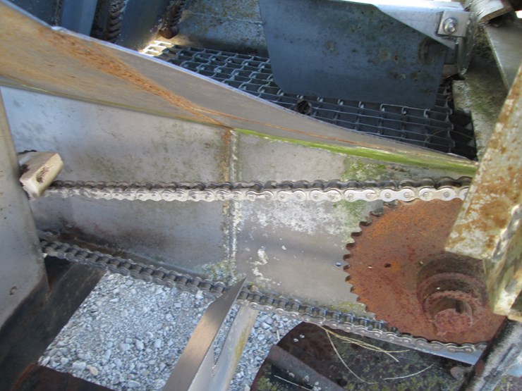 #29516-•-pull-type-fertilizer-buggy-image-10