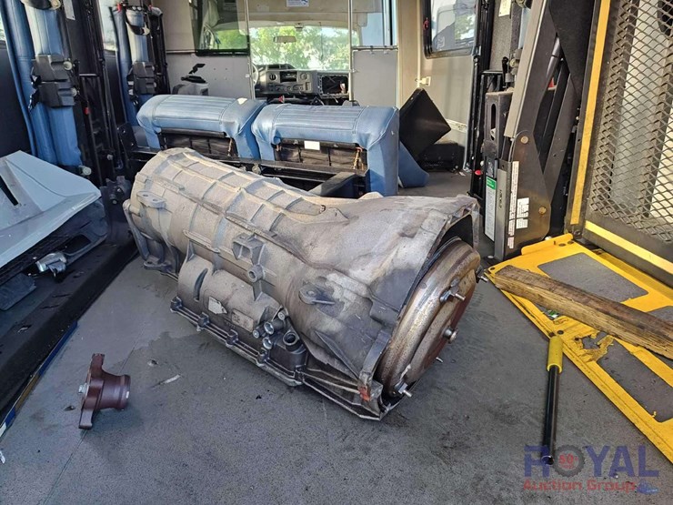 2017-ford-e450-image-21