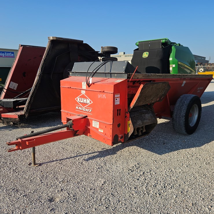 #203718 • Knight 8114 Manure Spreader