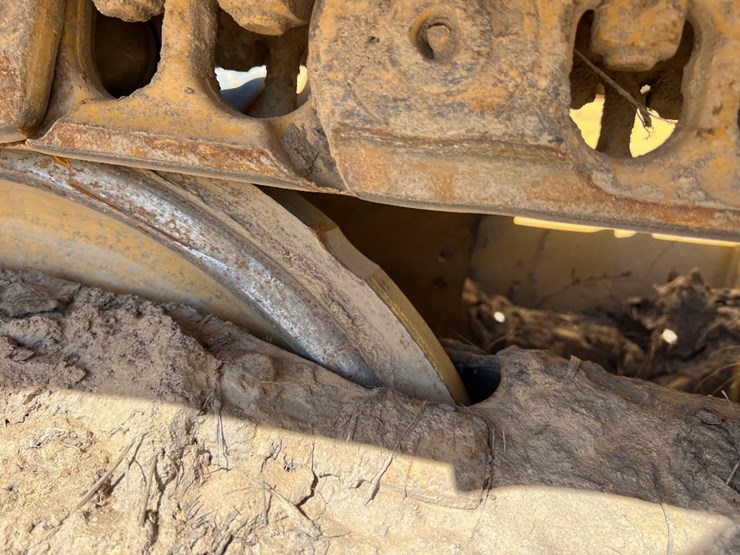 2015-caterpillar-d5k2-lgp-image-12