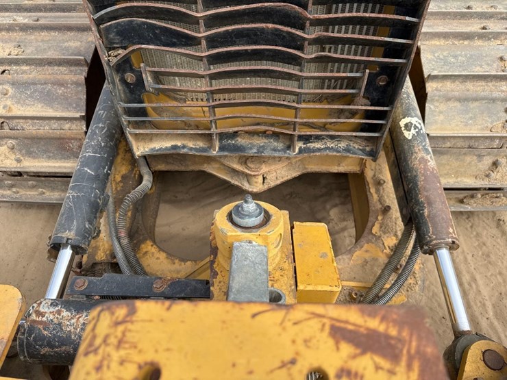2016-caterpillar-d3k2-lgp-image-20