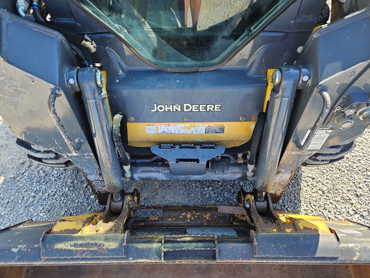 2022-deere-318g-image-5