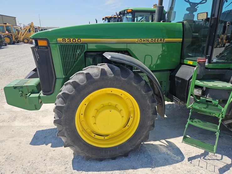 1995-john-deere-8300-image-4