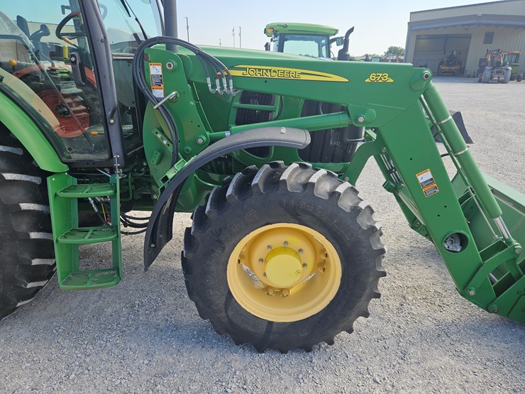 2010-john-deere-6115d-image-21