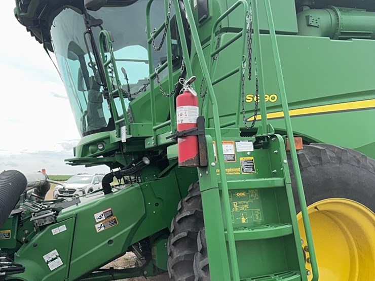 2013-john-deere-s690-image-42