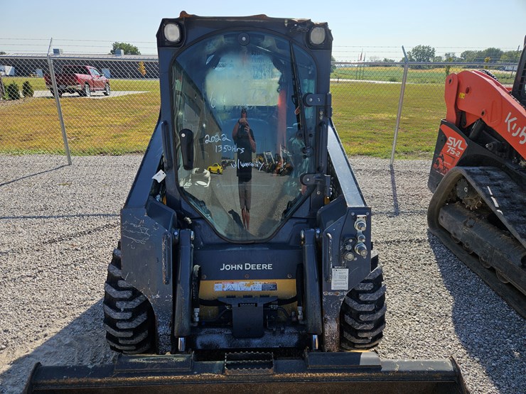 2022-deere-318g-image-4