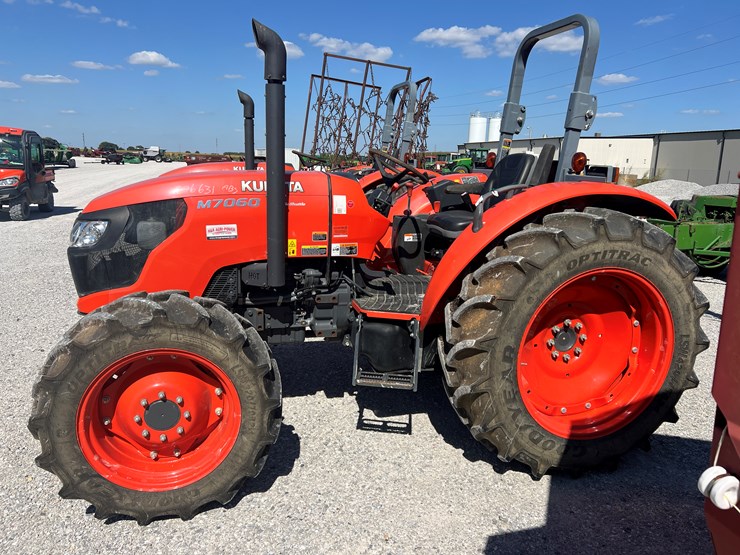 2020-kubota-m7060-image-3