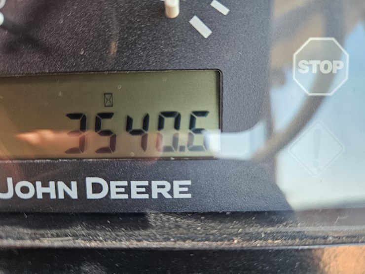 2010-john-deere-6115d-image-10