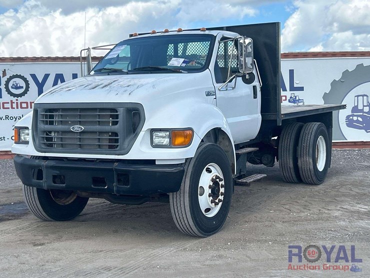 2003-ford-f750-image-1
