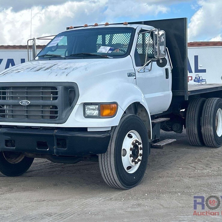 2003 FORD F750
