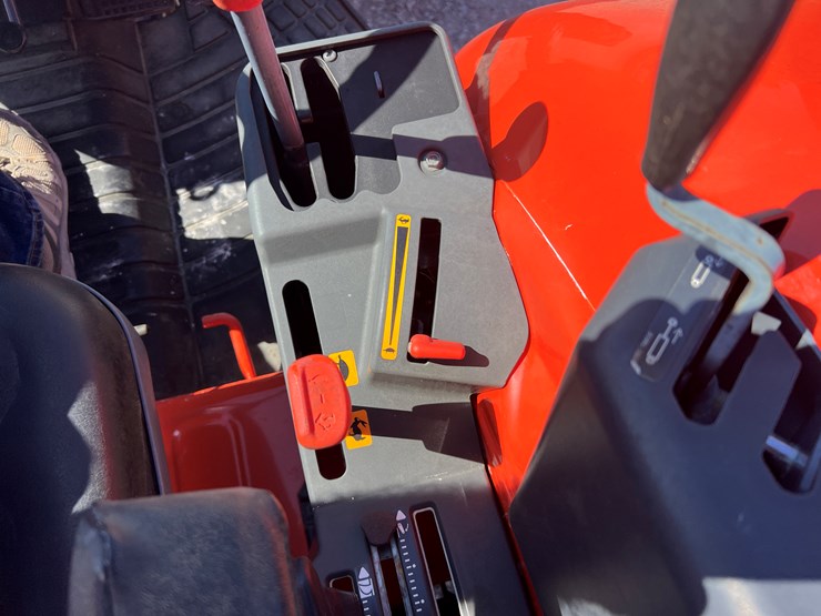 2020-kubota-m7060-image-9