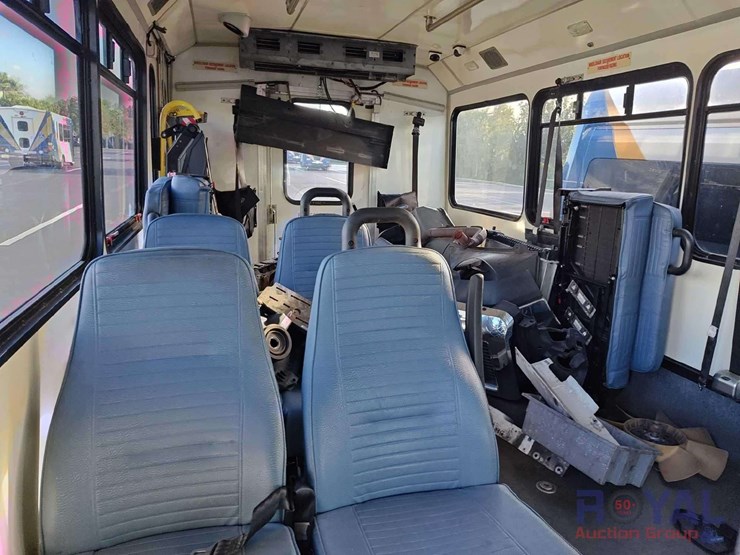 2016-ford-e450-image-26