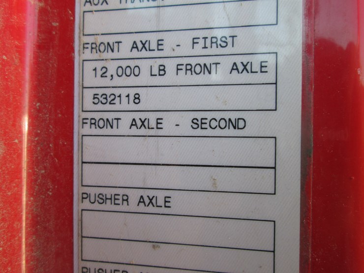 2011-volvo-acl64-image-48