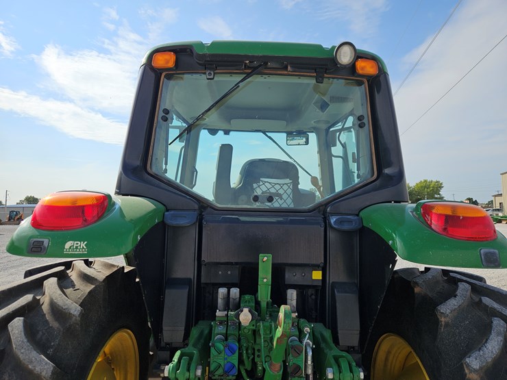 2018-john-deere-6120m-image-13