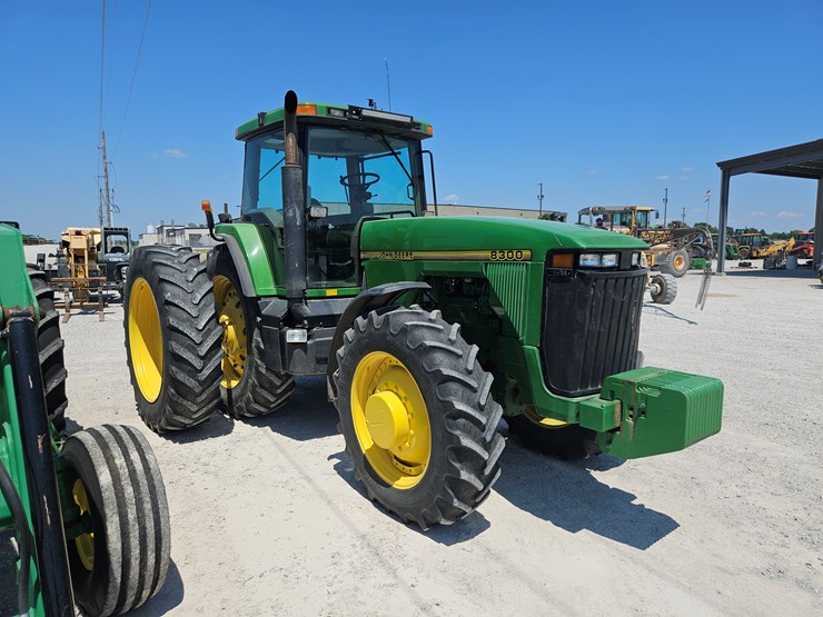 1995-john-deere-8300-image-21