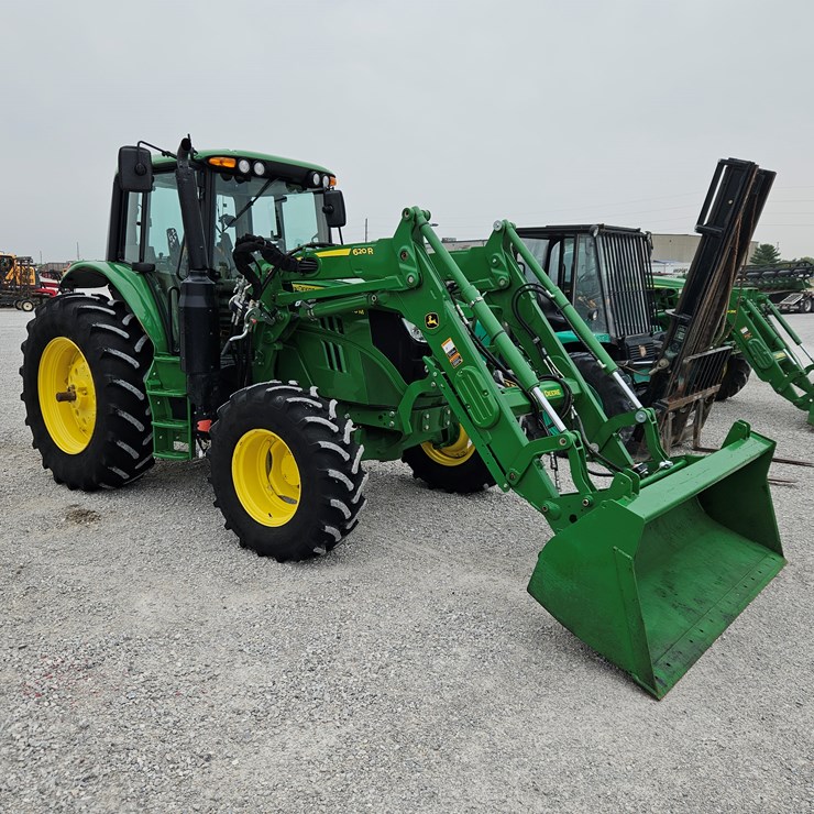 2017 JOHN DEERE 6130M