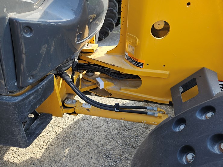 deere-204l-image-18