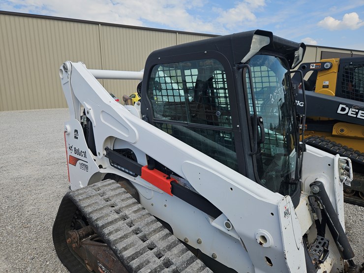 2020-bobcat-t870-image-22