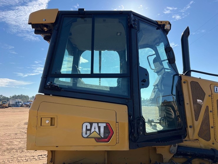 2021-caterpillar-d3-lgp-image-23