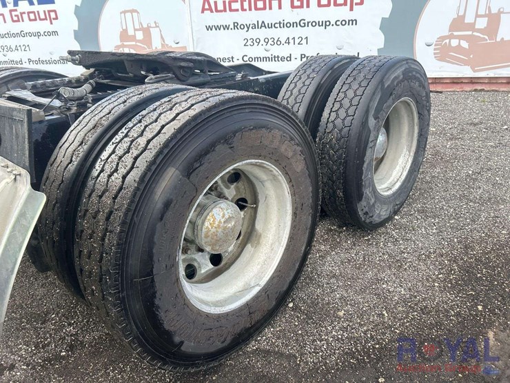 2012-peterbilt-382-image-21